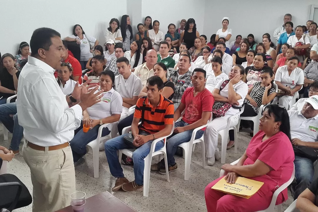 Un llamado a trabajar unidos, en equipo y en armonía hizo el gobernador Facundo Castillo Cisneros a los funcionarios del Hospital San Vicente de Arauca.
