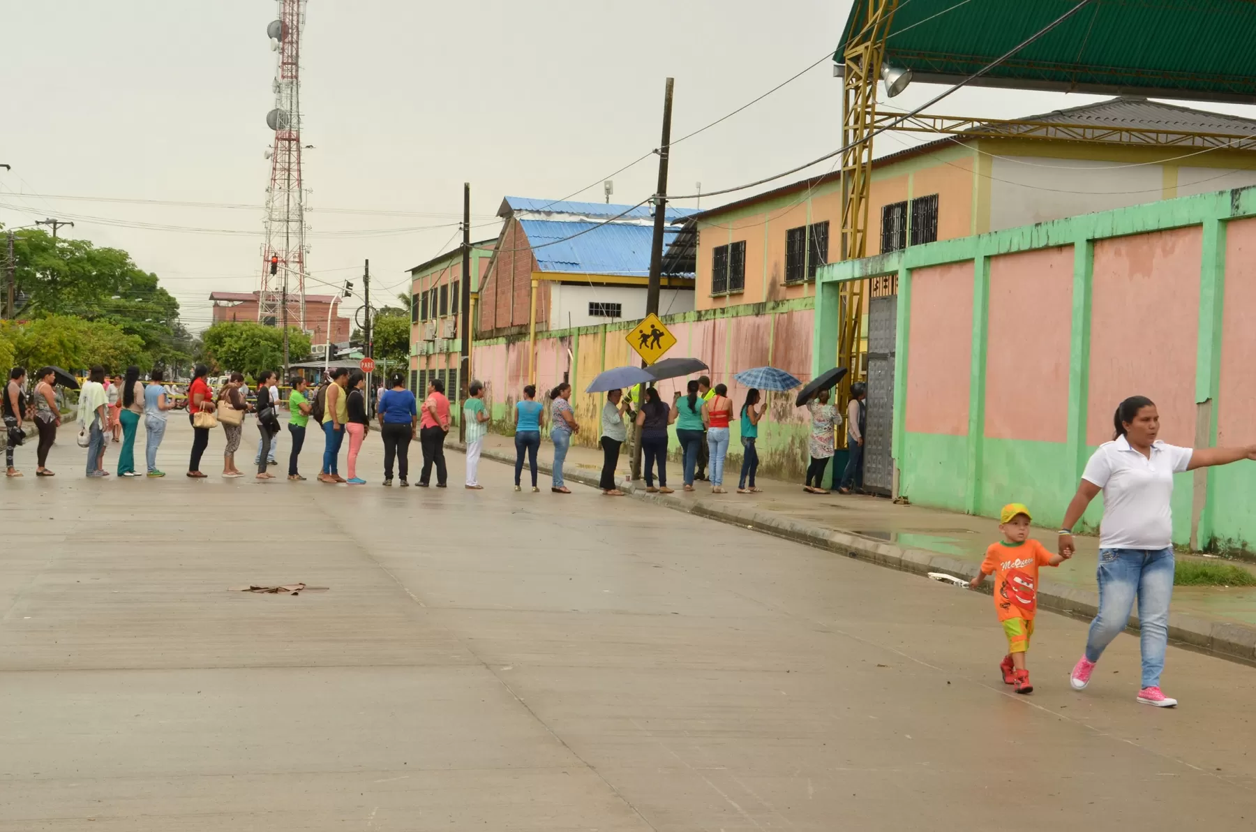 También se vieron largas filas en los puestos de votación de Arauca.
