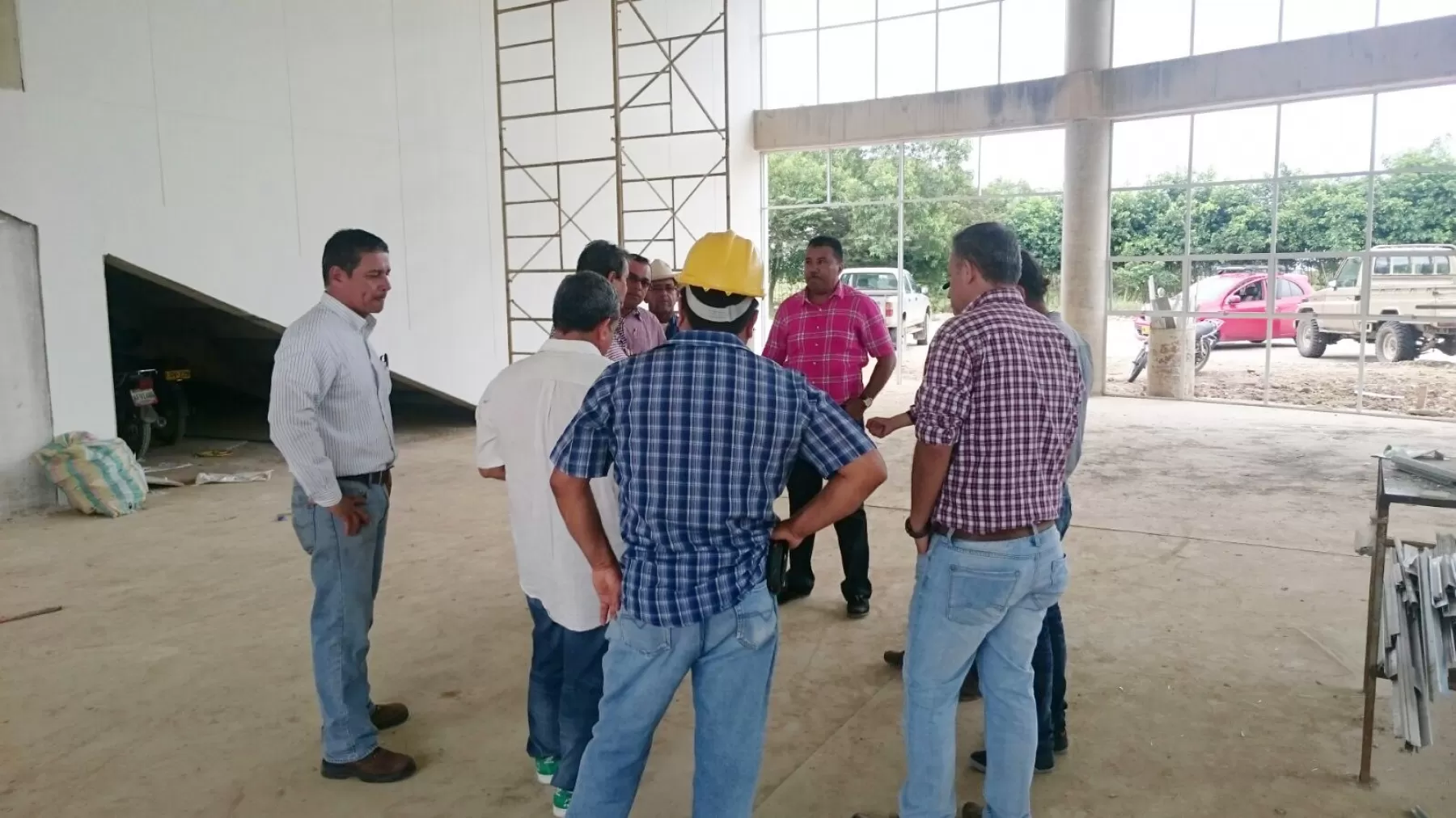 Gobernador de Arauca revisó estado de la construcción de a nueva plaza de ferias del municipio de Arauca.