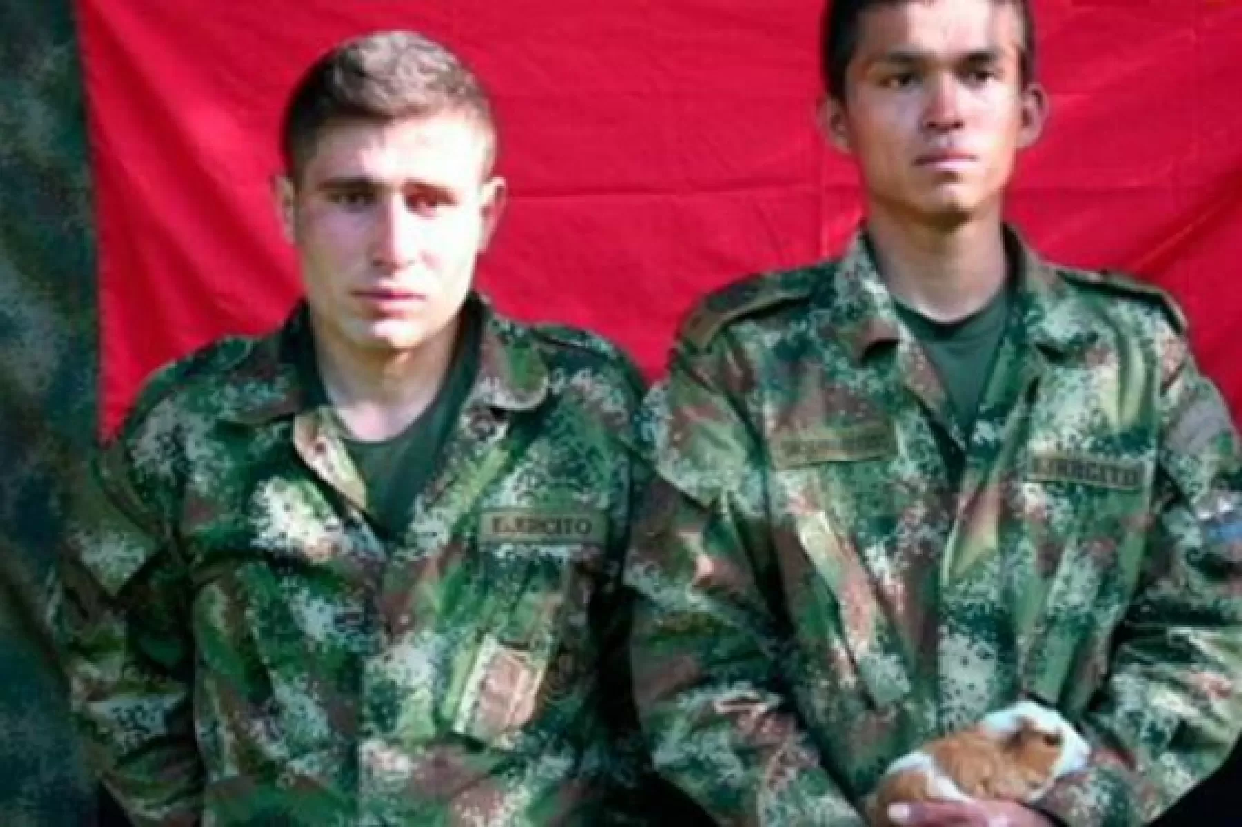 Guerrilla del ELN entregó a comisión de la Iglesia Católica, la Defensoría del Pueblo y miembros del CICR, dos soldados secuestrados después de elecciones de octubre.