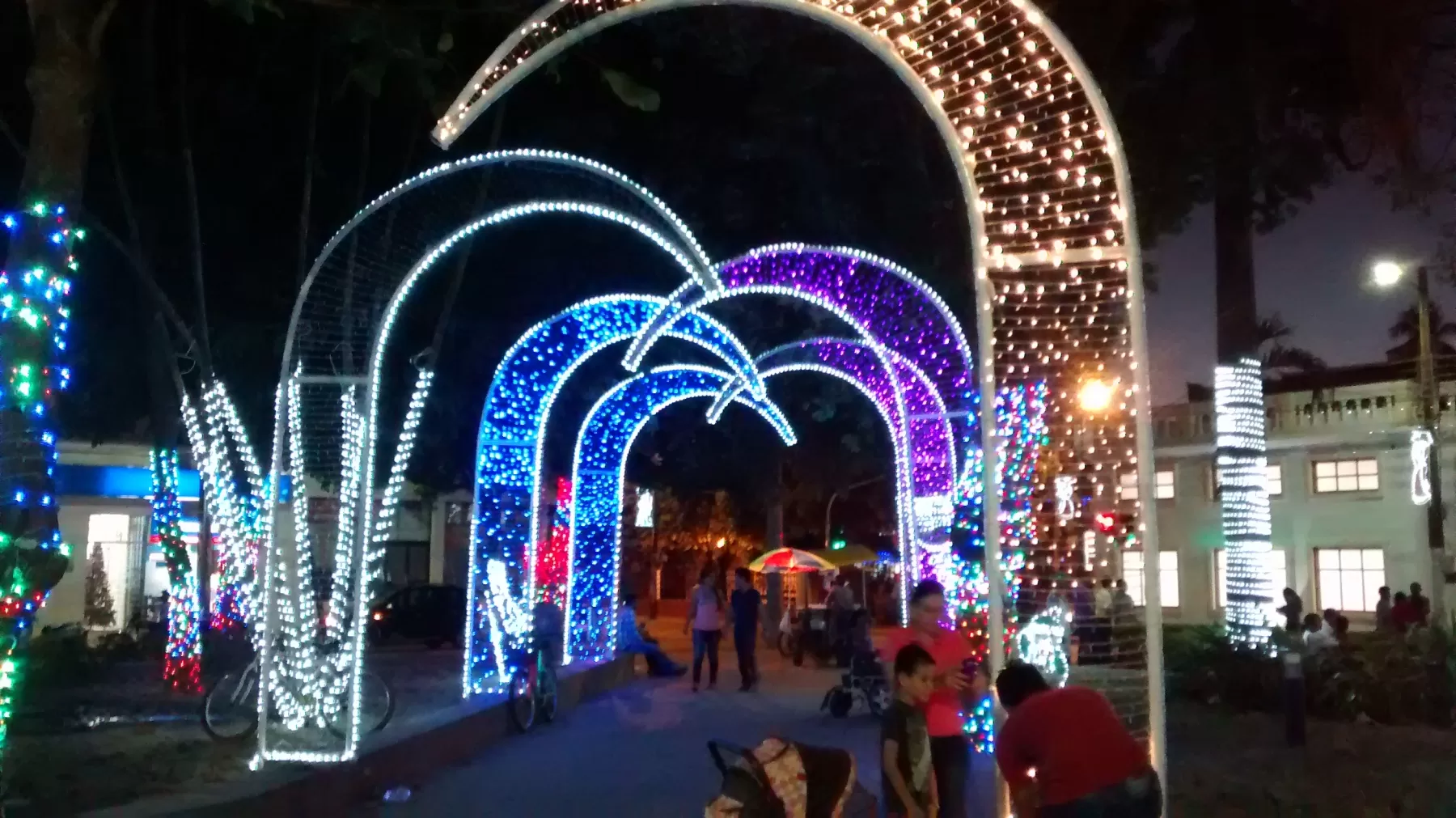 La empresa de energía de Arauca, Enelar, apagó el alumbrado navideño en el municipio de Arauca desde este lunes 4 de enero de 2016.