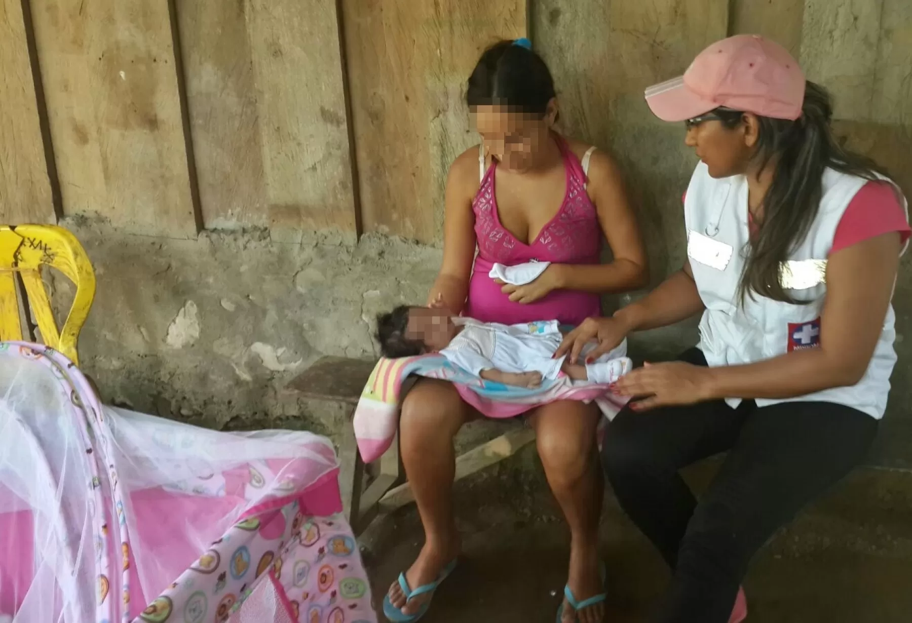 Menor recién nacida, hija de joven con Zika, inicia  con controles de crecimiento y desarrollo y valoración pediátrica; luego de la visita y observación por parte del Equipo de Respuesta Inmediata, ERI, de la Unidad de Salud de Arauca