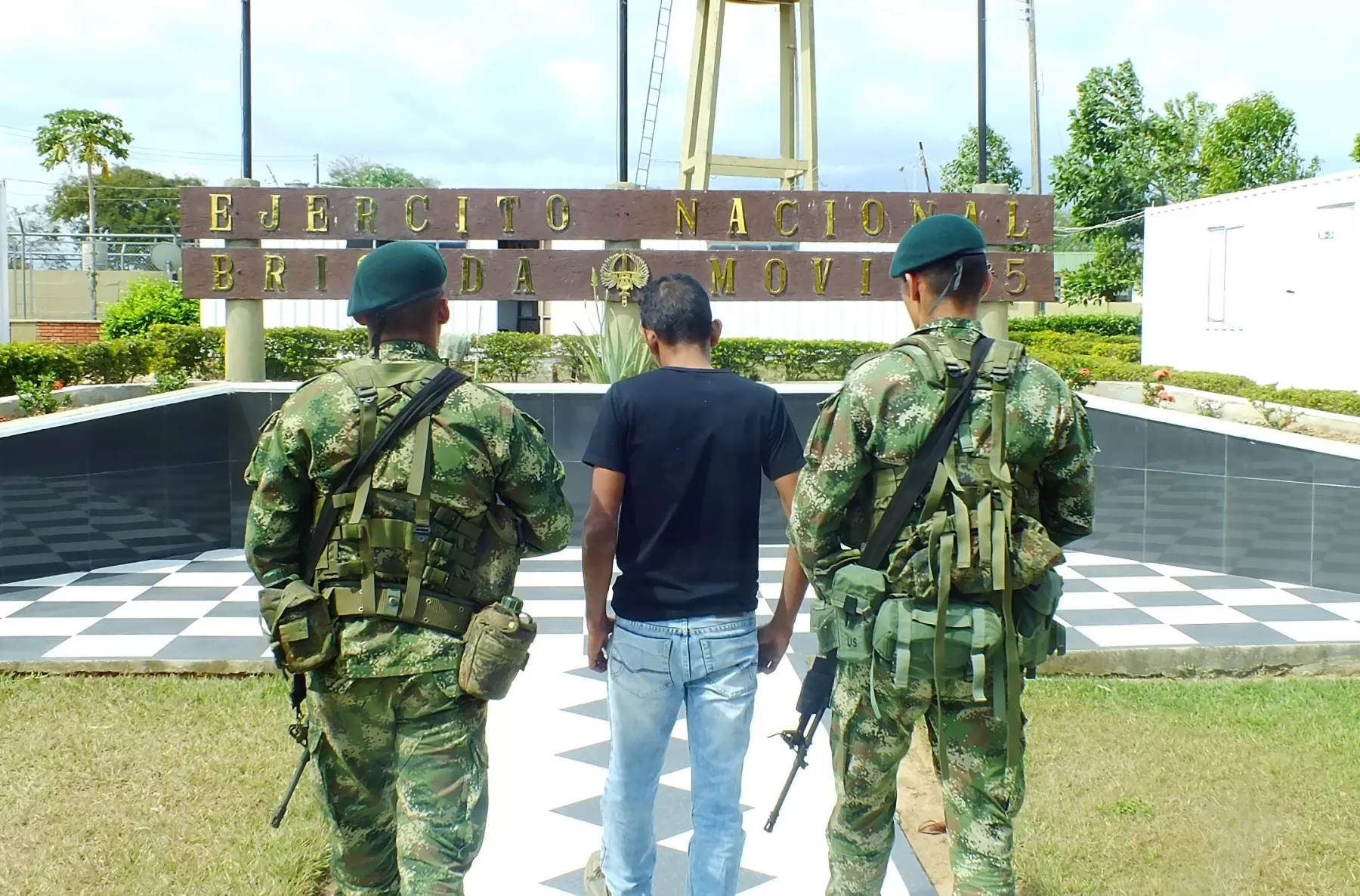 Guerrillero de las Farc se desmoviliza en centro poblado de Panamá de Arauca.