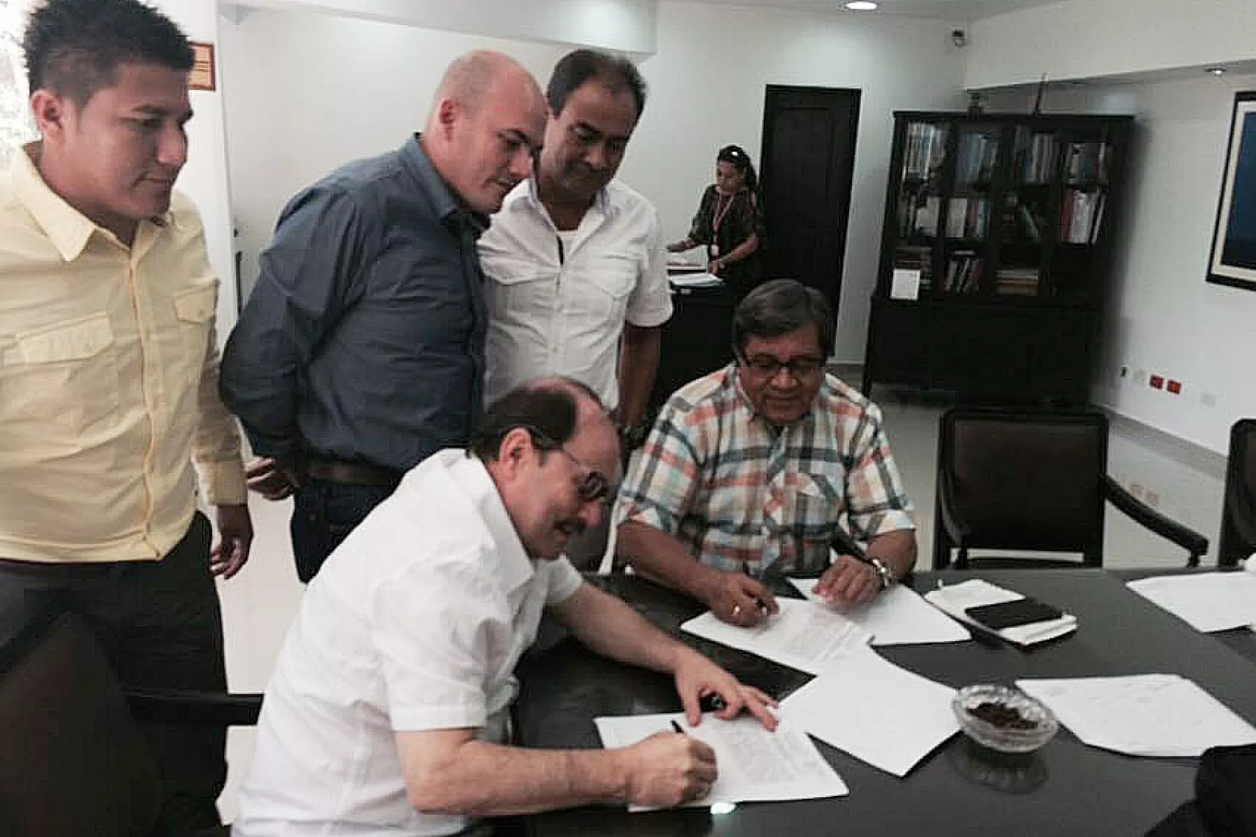Firma del convenio marco, que tiene como fin establecer las intensiones de trabajar por la presencia de la Universidad de los Llanos en territorio araucano.
