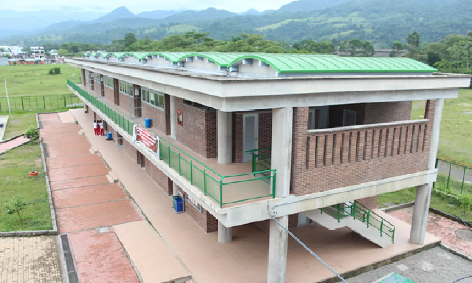 Alcaldía informa que hay cupos suficientes en 18 instituciones educativas oficiales de Villavicencio, destinados para quienes deseen ingresar a estudiar en la jornada nocturna.