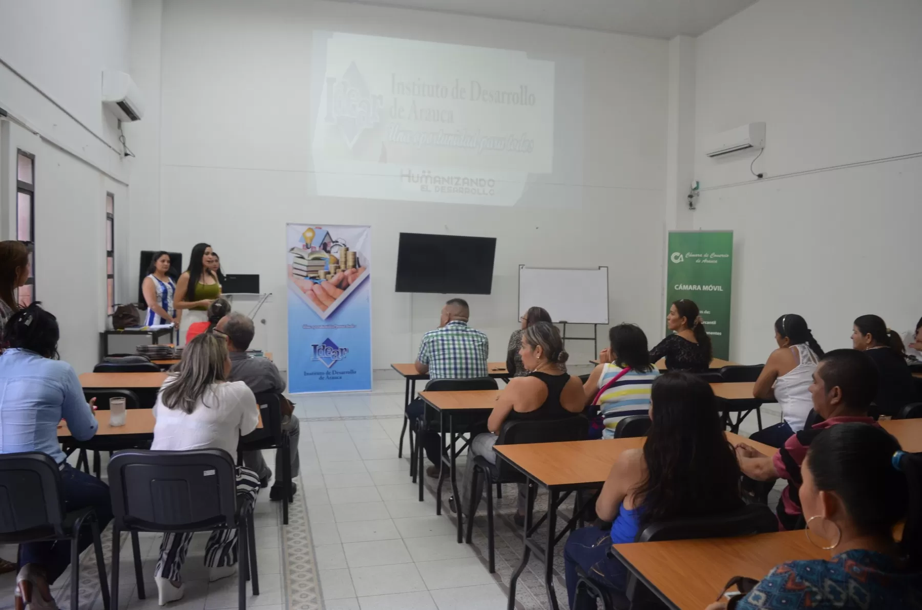 Idear busca que cambista del municipio de Arauca, diversifiquen su portafolio de servicios y opten por otras fuentes de ingresos para su negocios.