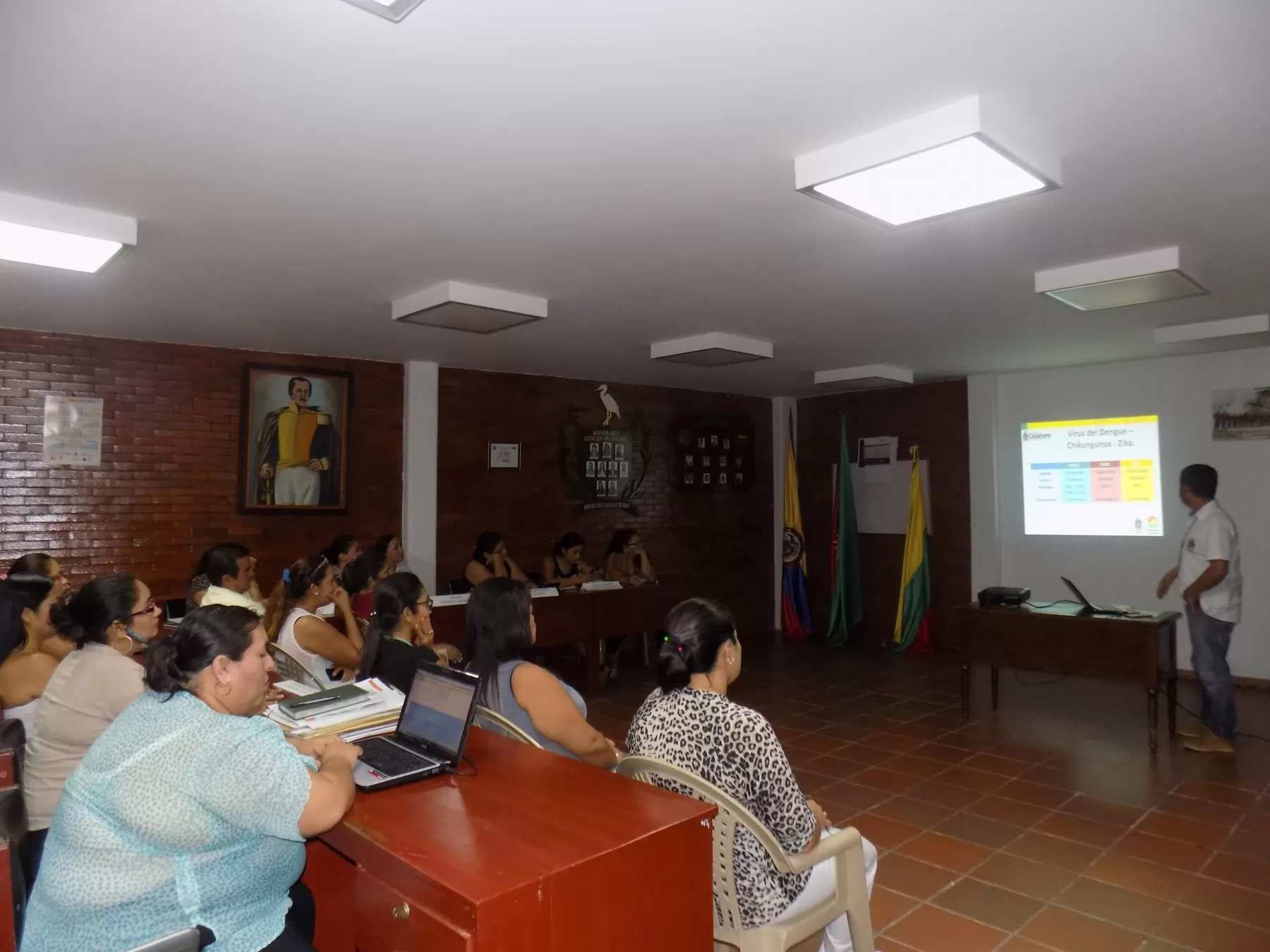Funcionarios de la administración municipal de Sabanalarga se capacitan sobre el virus del zika