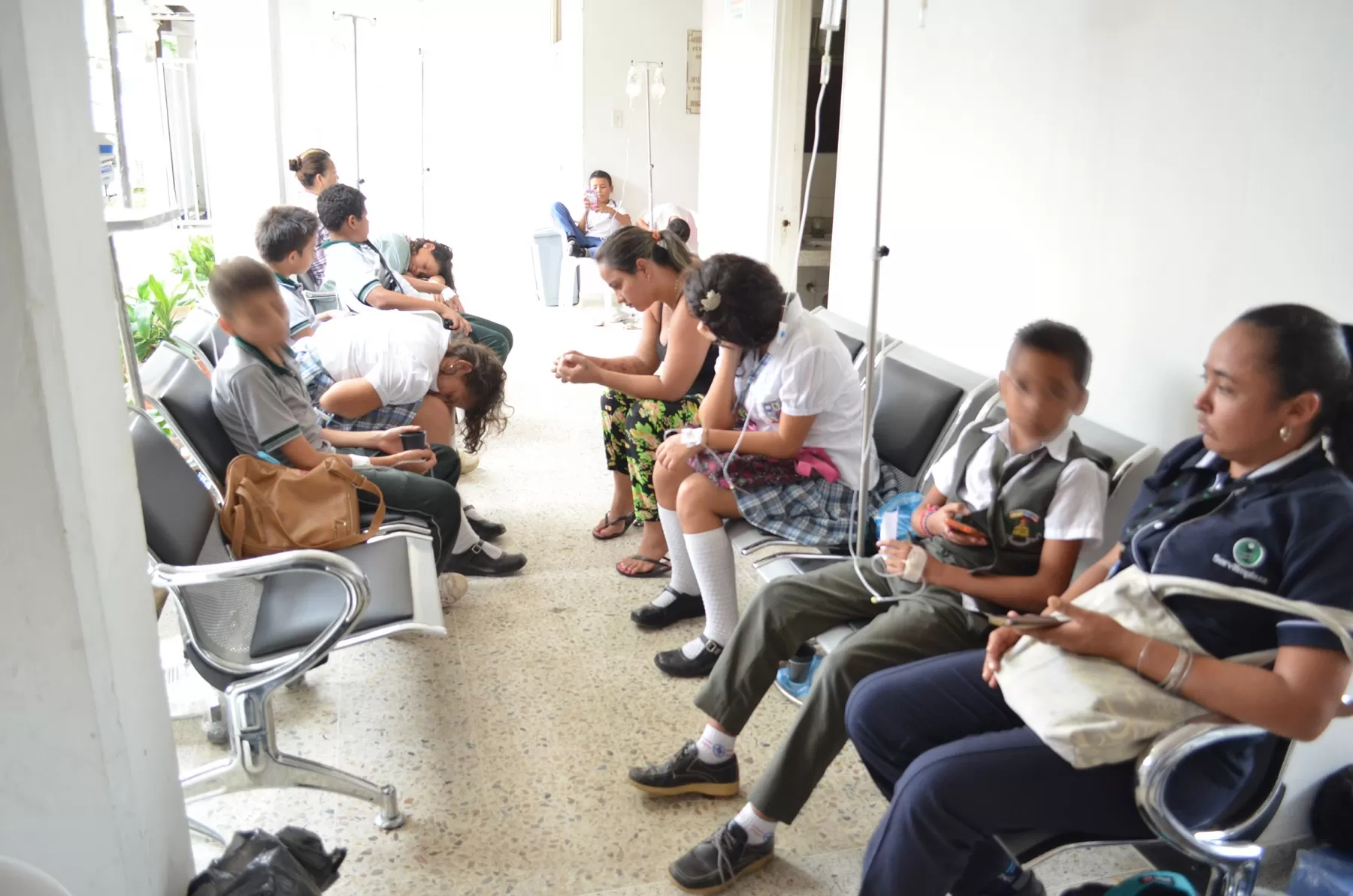 Atención a niños afectados por alimentación escolar en Arauca.