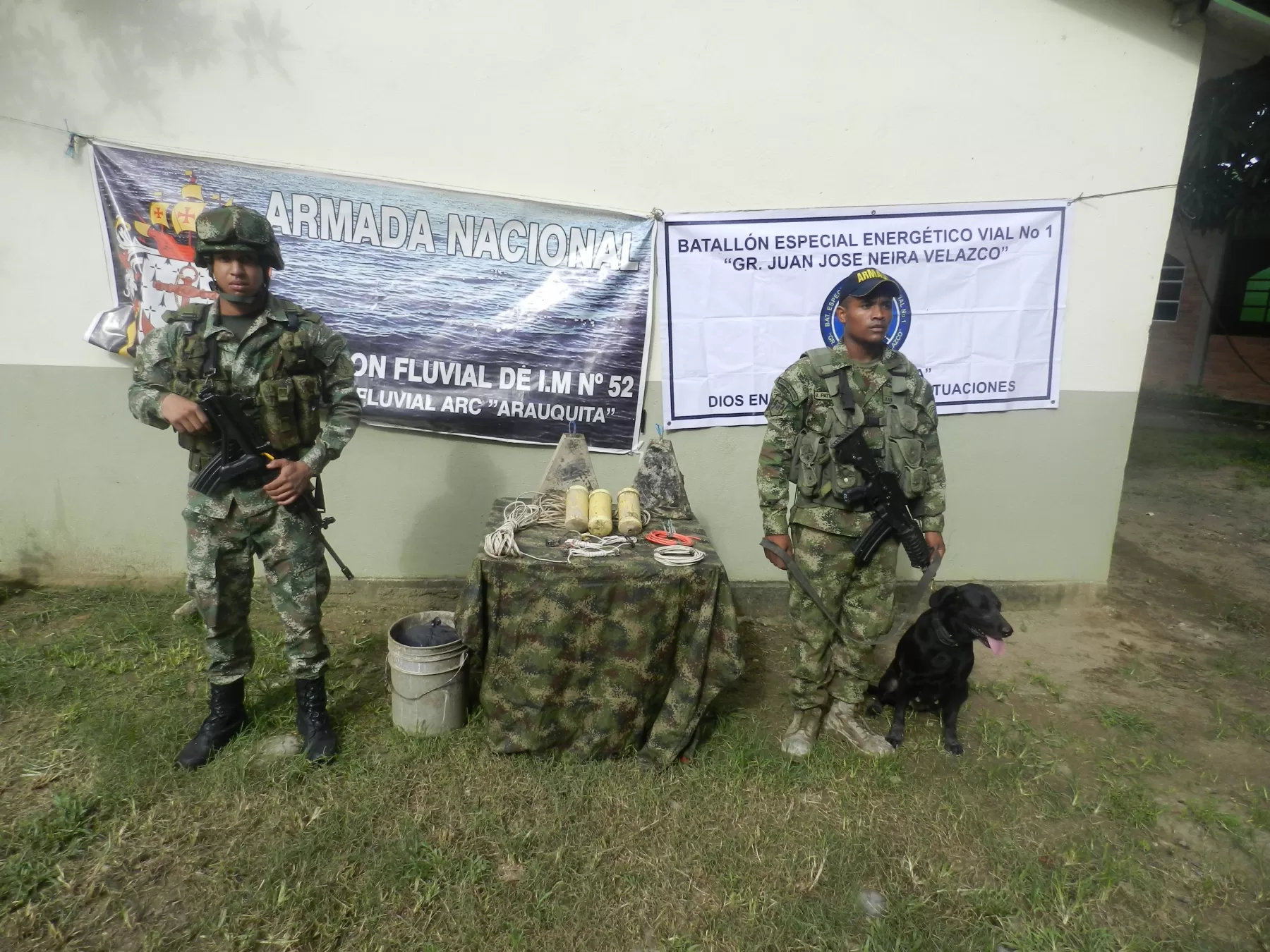 Estaban cerca de la única institución educativa que hay en la vereda El Alcaraván, jurisdicción del municipio de Arauquita.