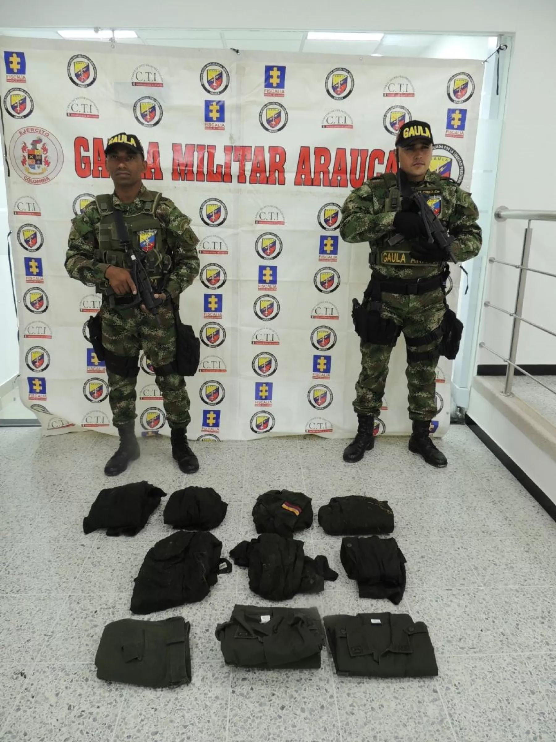 En Arauca encuentra prendas de uso privativo de la Fuerza Pública.