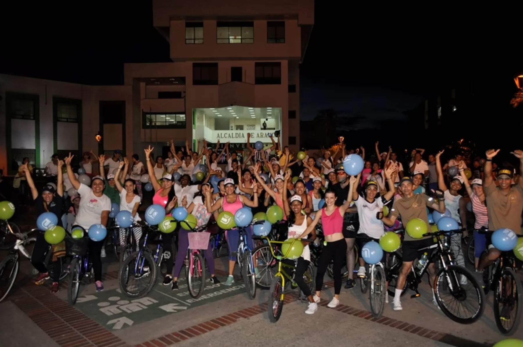 Cientos de personas pedalearon por las calles de Arauca durante el inicio de la Semana Universitaria de la UCC