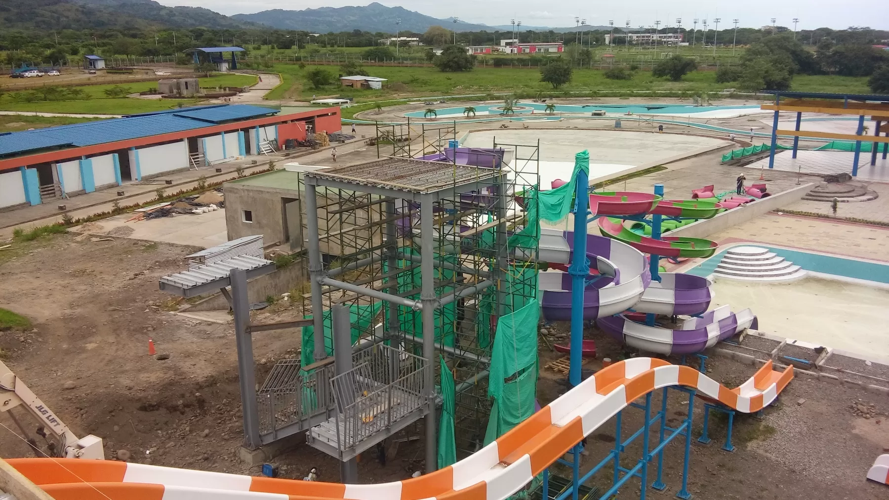El proyecto que es ejecutado por el Consorcio Parque Las Aguas a la fecha reporta un avance ejecutado del 73,32%.