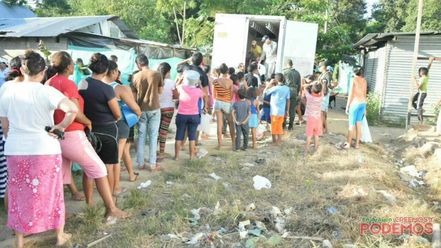 Dos toneladas de pescado de contrabando que incautó la Dian fue entregado por autoridades de Arauca, a comunidades vulnerables del municipio.