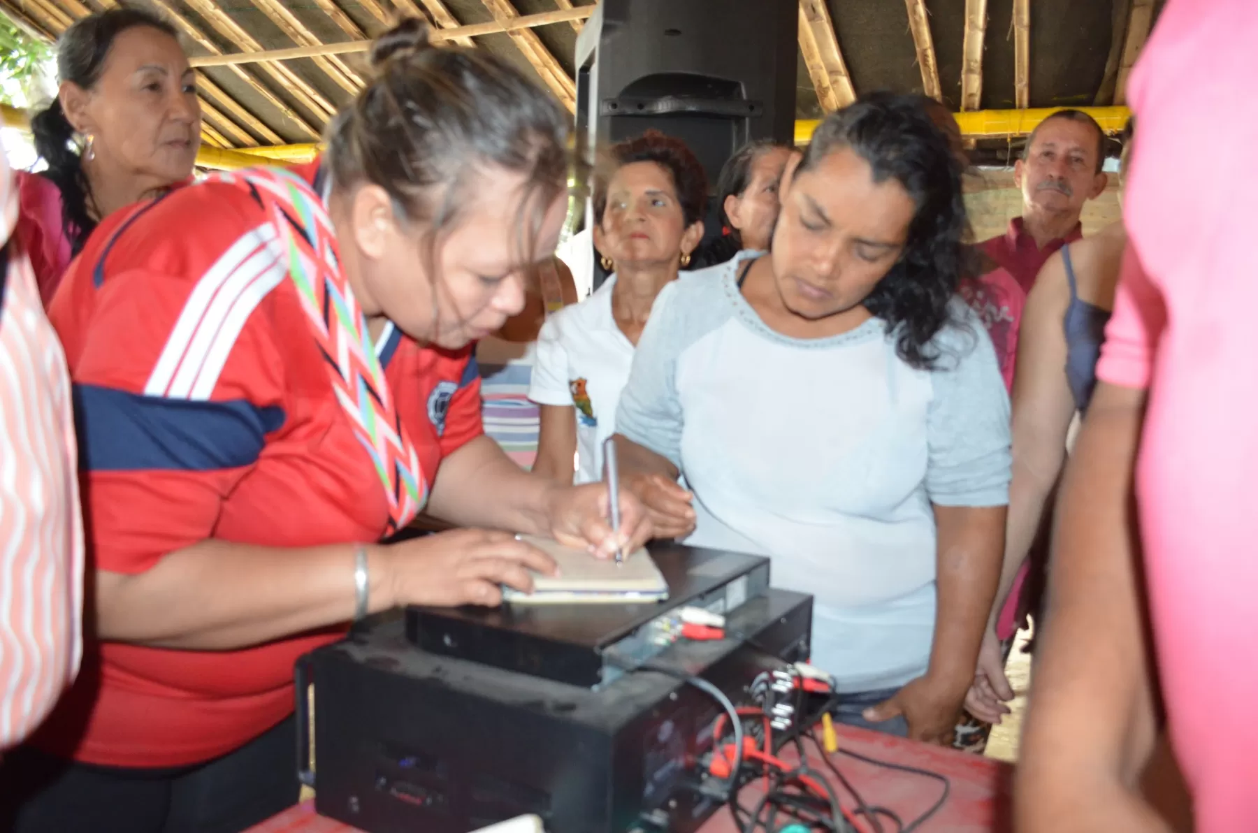 Vendedores de comidas acordaron abandonar sector invadido del malecón de Arauca. Alcaldía prometió construir nuevas con especificaciones que beneficien a la comunidad en general.