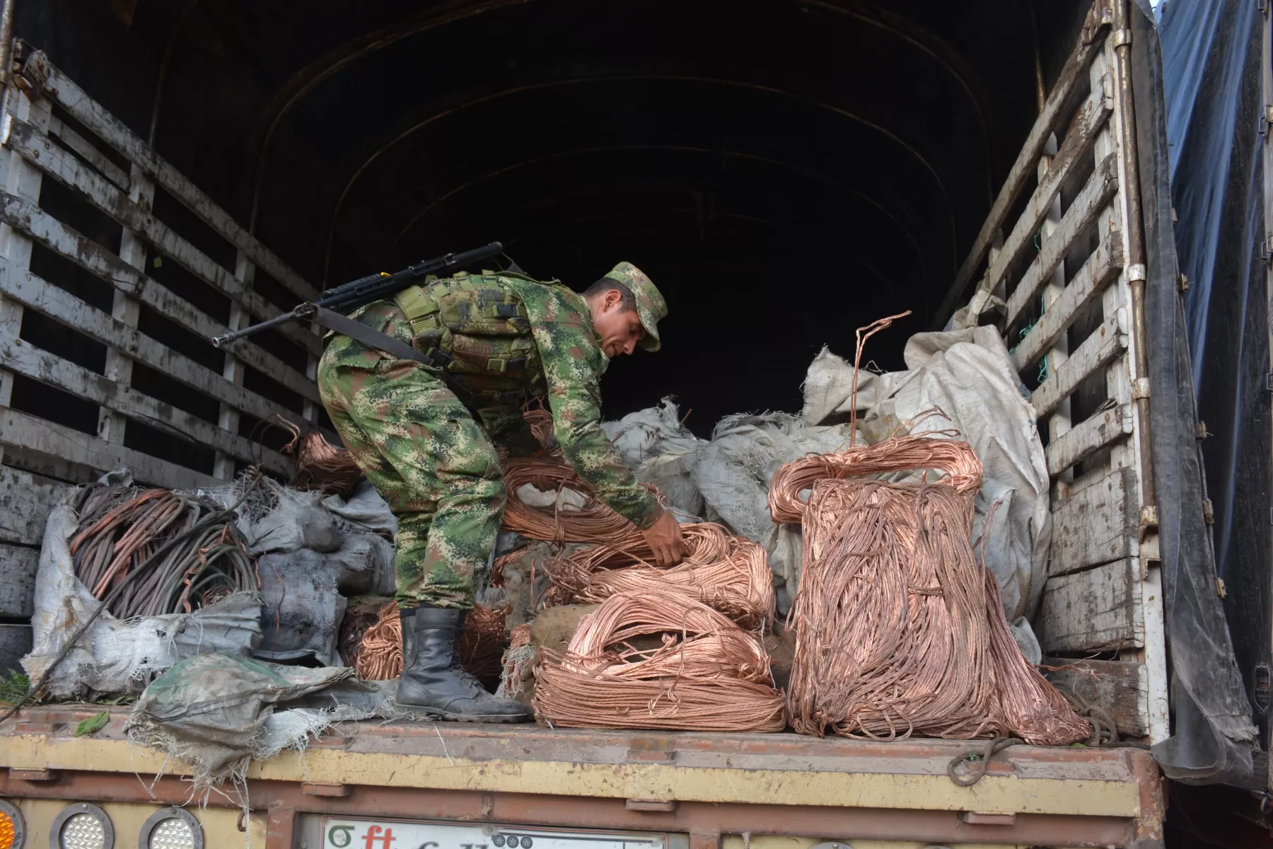 Ejército incautó los metales en el sector de la vereda El Caracol zona rural de la capital del departamento de Arauca.