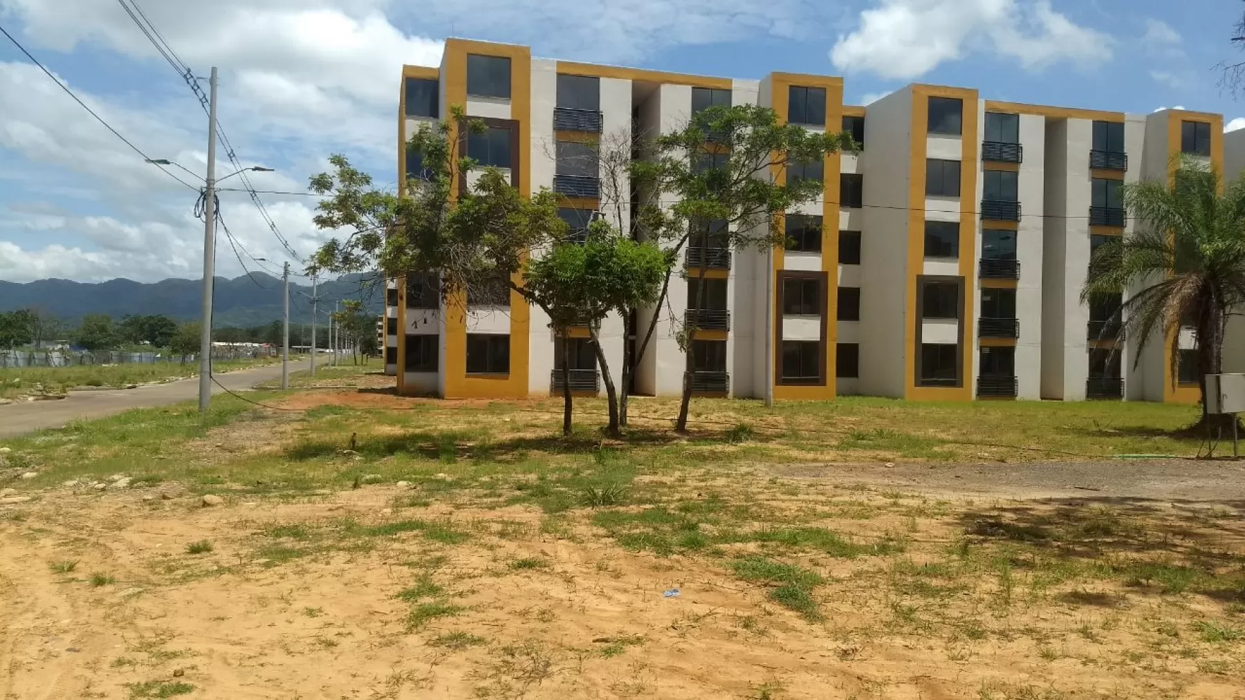 Entrega definitiva de los apartamentos del proyecto de vivienda Torres de San Marcos de Yopal, Casanare a 60 familias.