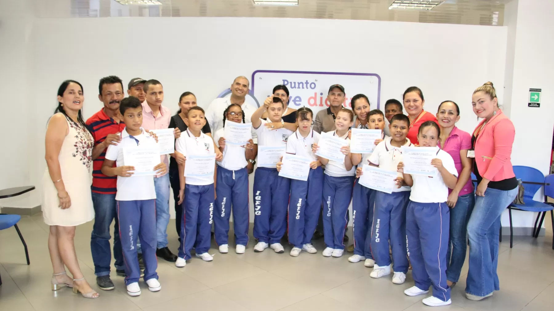 18 niños con discapacidad fueron certificados en Alfabetización Digital por la Alcaldía de Arauca