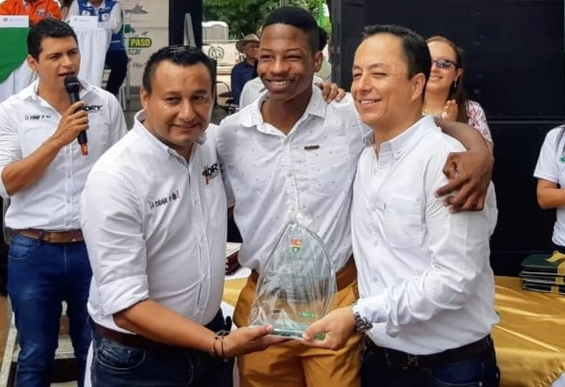 Alcalde de Yopal  entregó placas de honor y exaltación pública a a un grupo de deportistas que han representado de manera destacada a la ciudad, a nivel nacional e internacional.