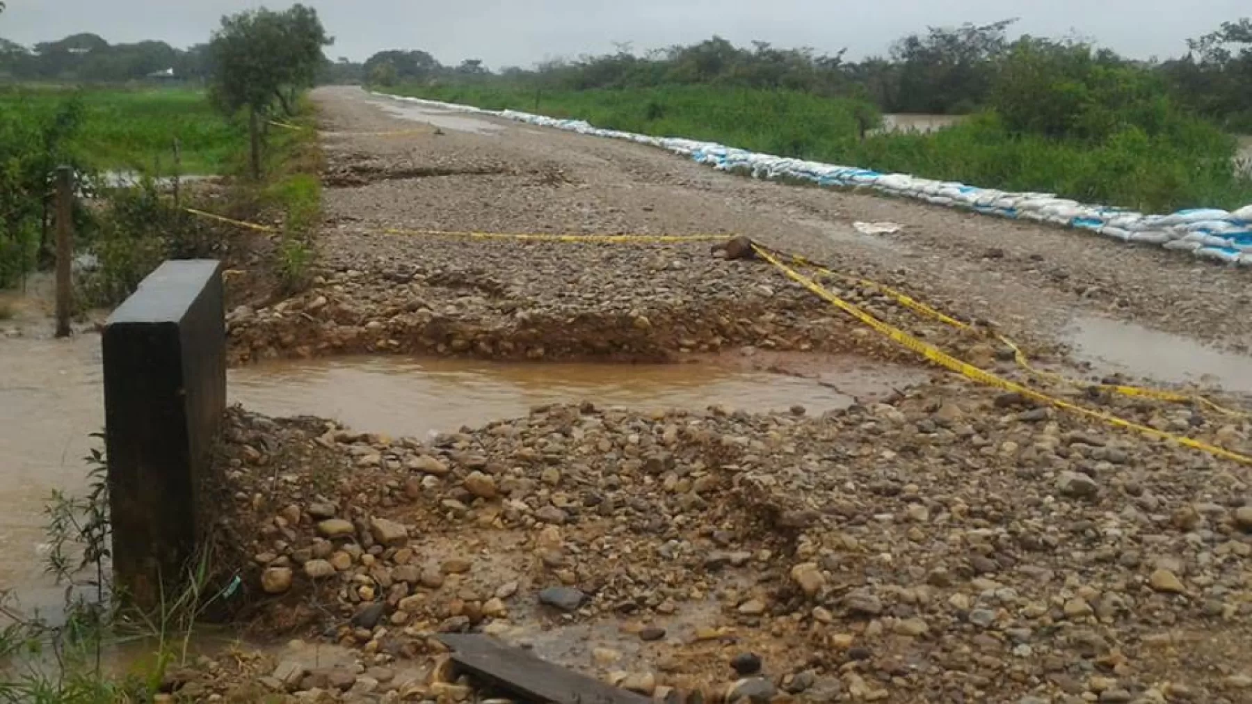 Corporinoquia adelanta procesos sancionatorios contra responsables del problema generado en la cuenca del Caño El Plato en la vía Tame - Puerto Rondón.