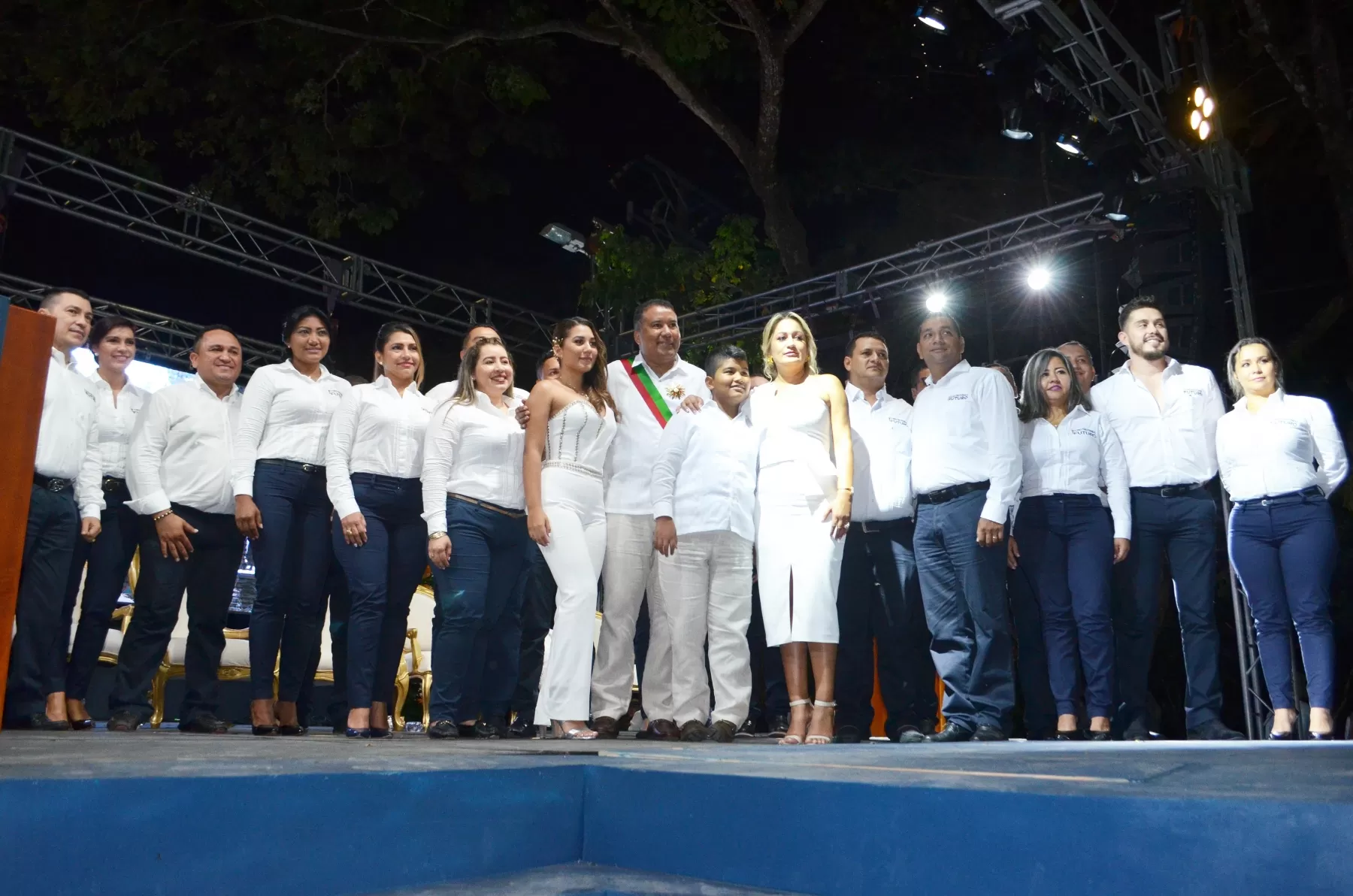 Comunidades de los los siete municipios acompañaron al gobernador Facundo Castillo a su acto de posesión en la capital del departamento de Arauca.