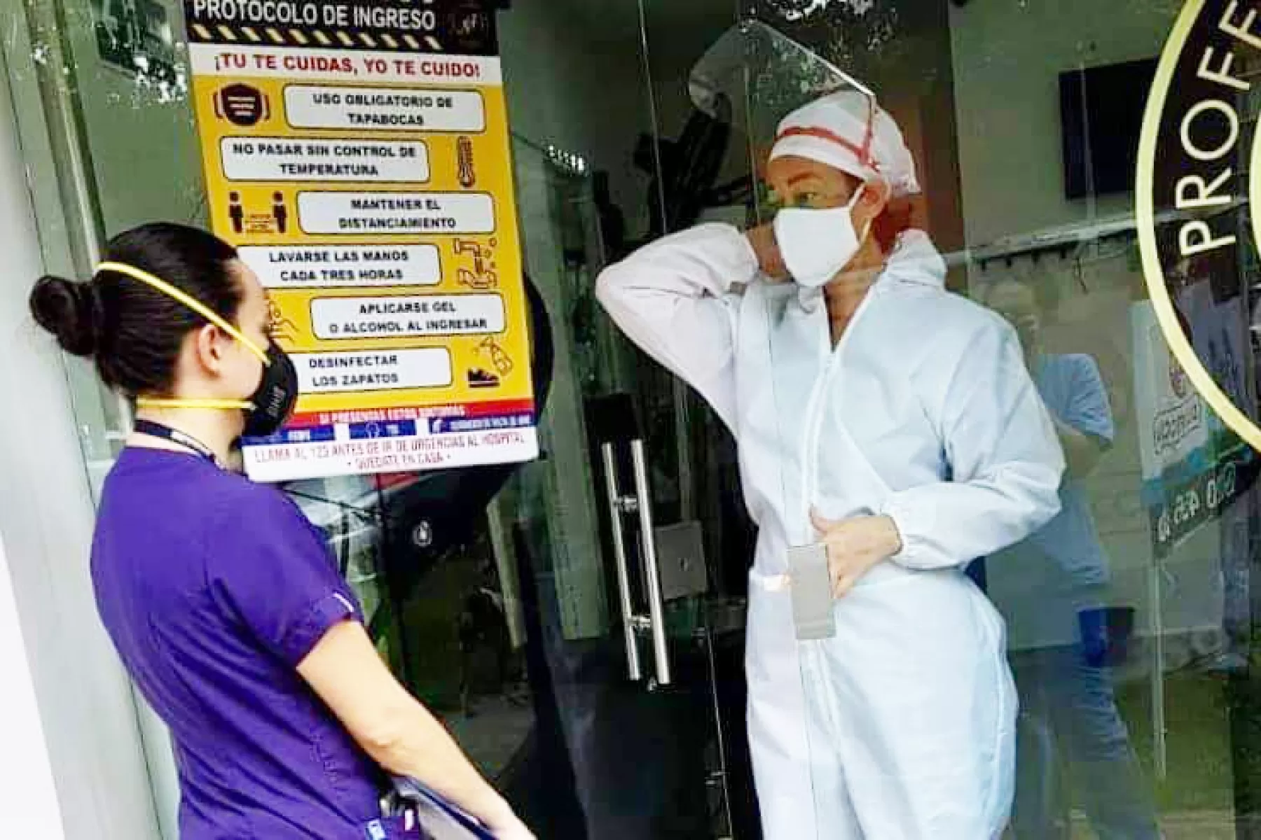 El objetivo de la actividad fue concientizar a los operarios de dichos establecimientos sobre las medidas sanitarias y de protección que deben acatar para su funcionamiento.