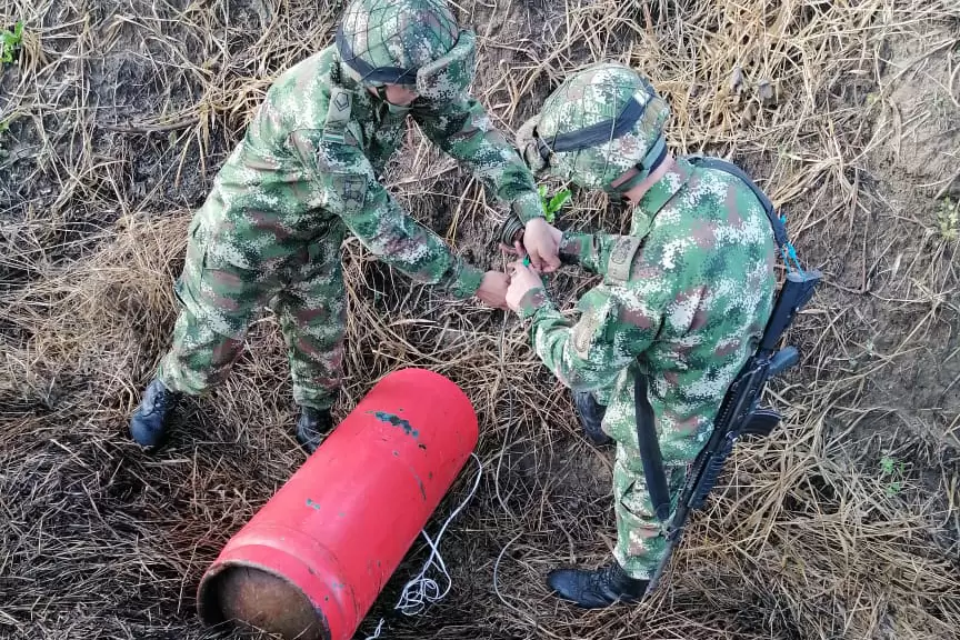Ejército desactivo varios cargas explosivos en el departamento de Arauca.