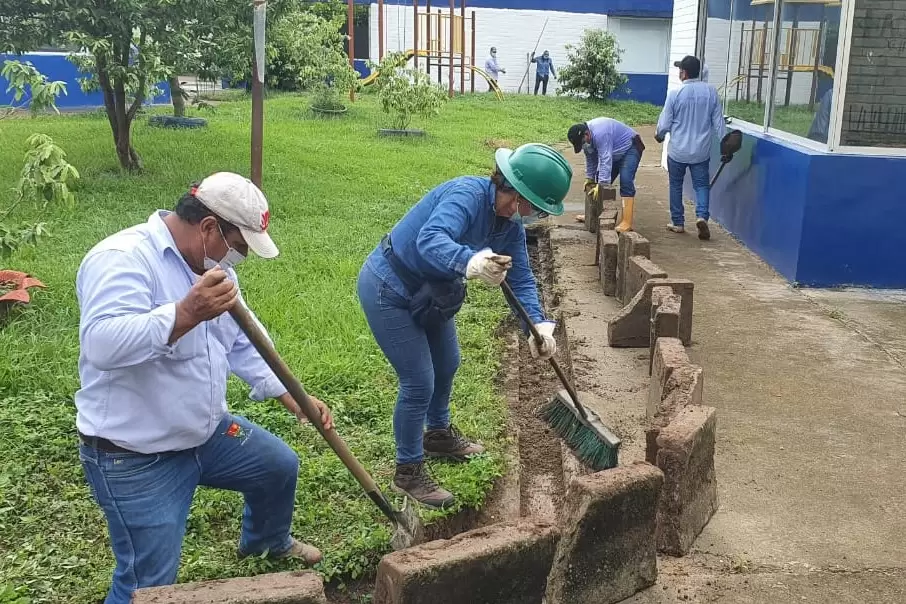 La Secretaría de Obras Públicas trabaja en el I.E. Megacolegio El Progreso.