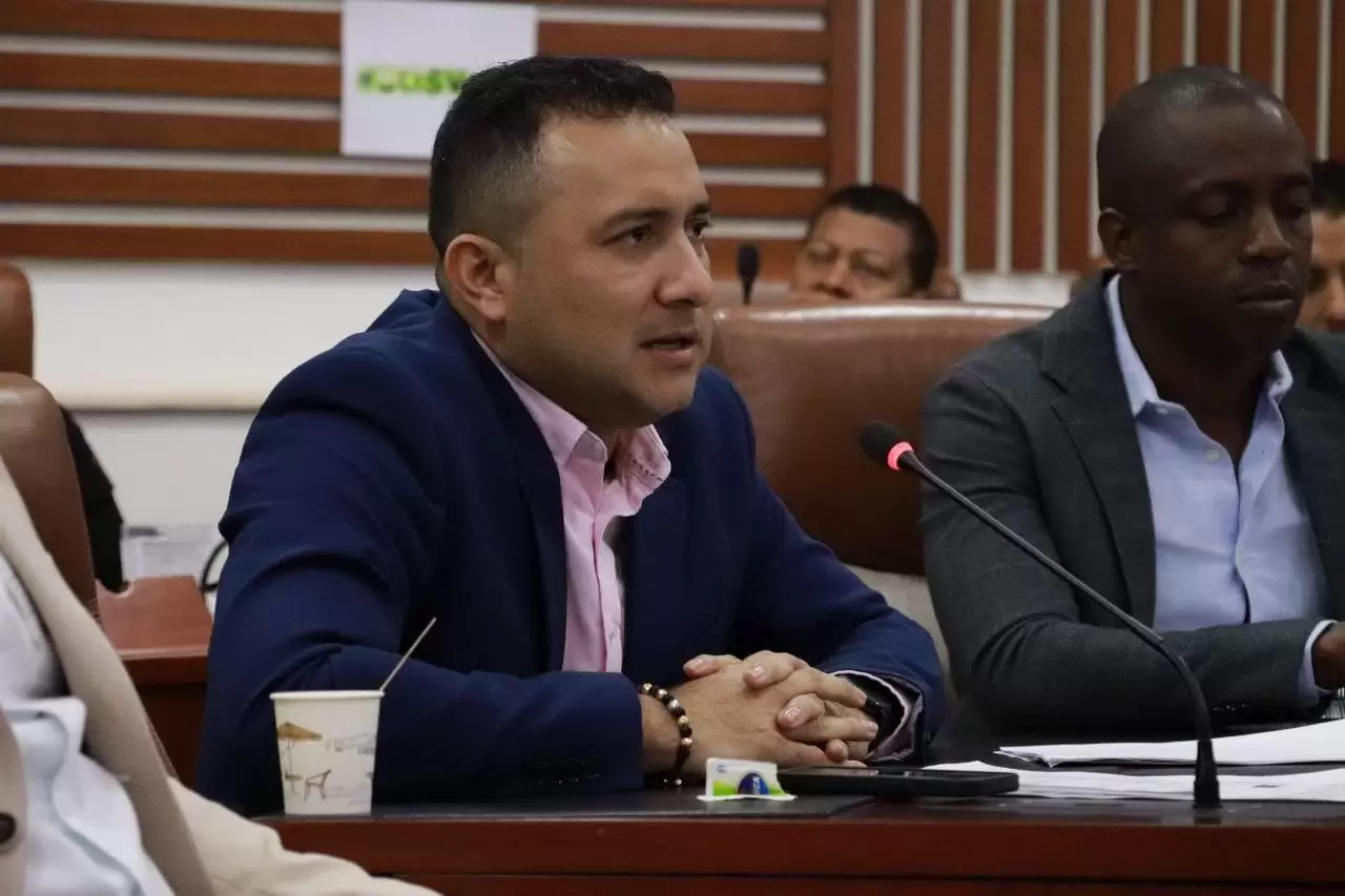 El Gobernador en el Congreso ante emergencia invernal. Invocó ayuda del Gobierno, Unidad Nacional para la Gestión del Riesgo y el INVIAS .