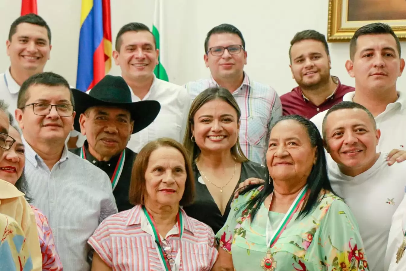 22 docentes veteranos reciben la Medalla Bicentenario al Mérito Educativo en Arauca