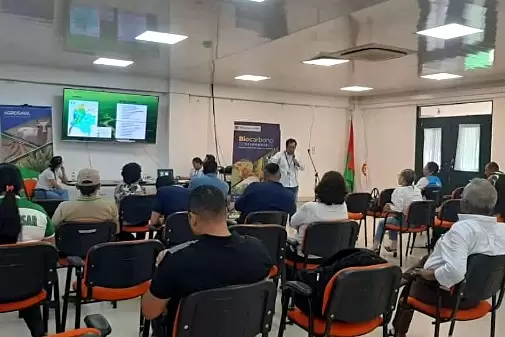 El ICA participa en la Mesa Técnica Agroclimática en Arauca para manejar los riesgos fitosanitarios.