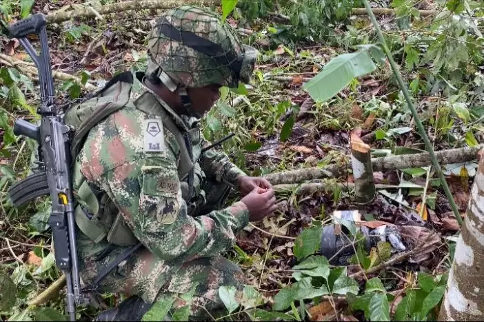 Ejército Colombiano destruye nueve minas antipersonal en Arauca.