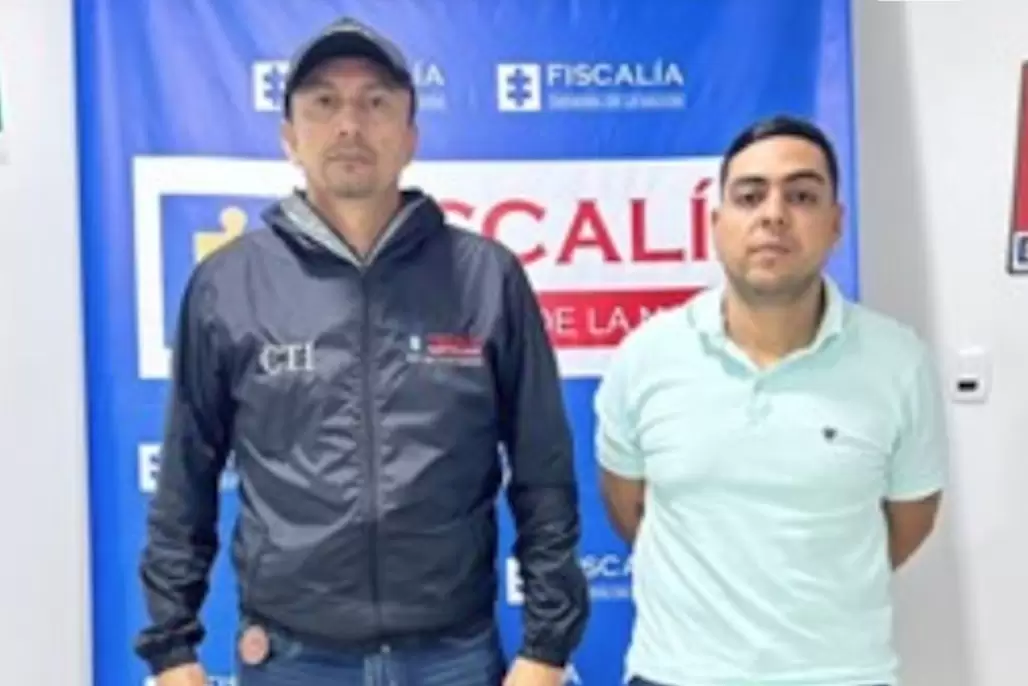 Patrullero de la Policía Nacional judicializado por ingresar licor a un detenido en Arauca