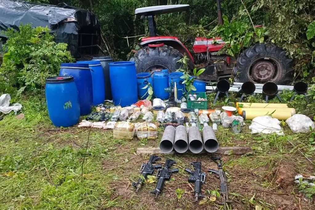 Ejército Nacional de Colombia Neutraliza 640 Minas y 2,5 Toneladas de Explosivos en el Oriente del País