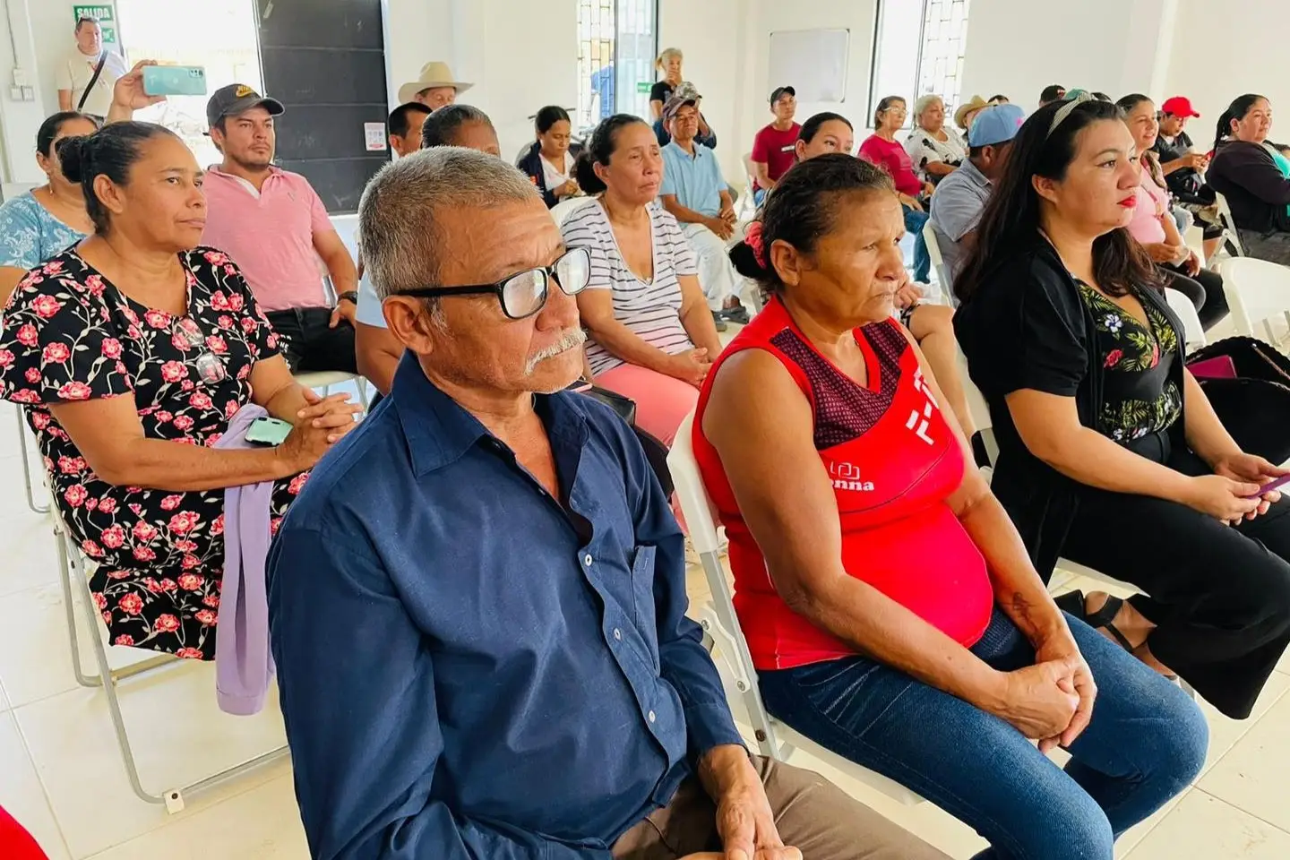 1,272 Familias de Tres Asentamientos en Arauca Legalizan su Status como un Solo Barrio