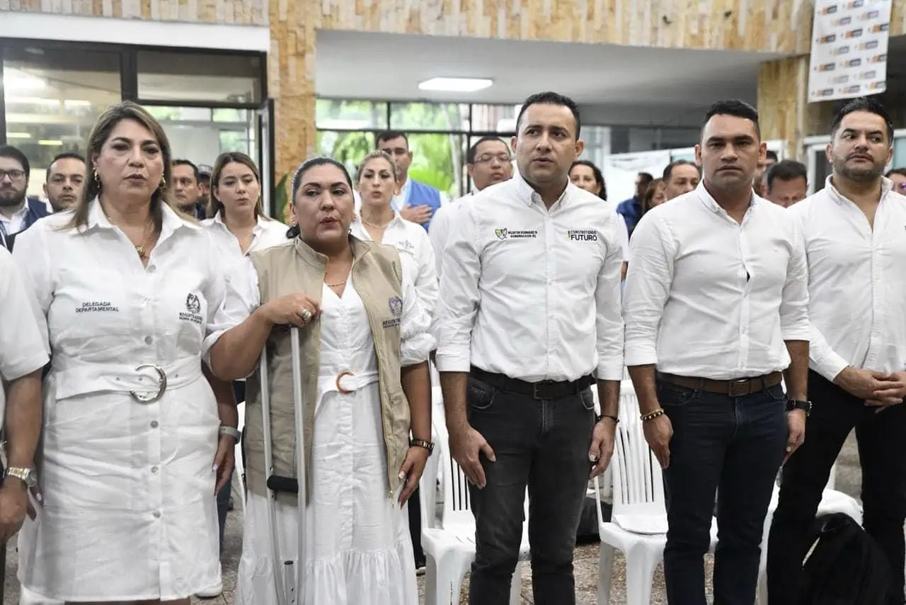 Al acto asistieron las autoridades locales, militares y electorales.