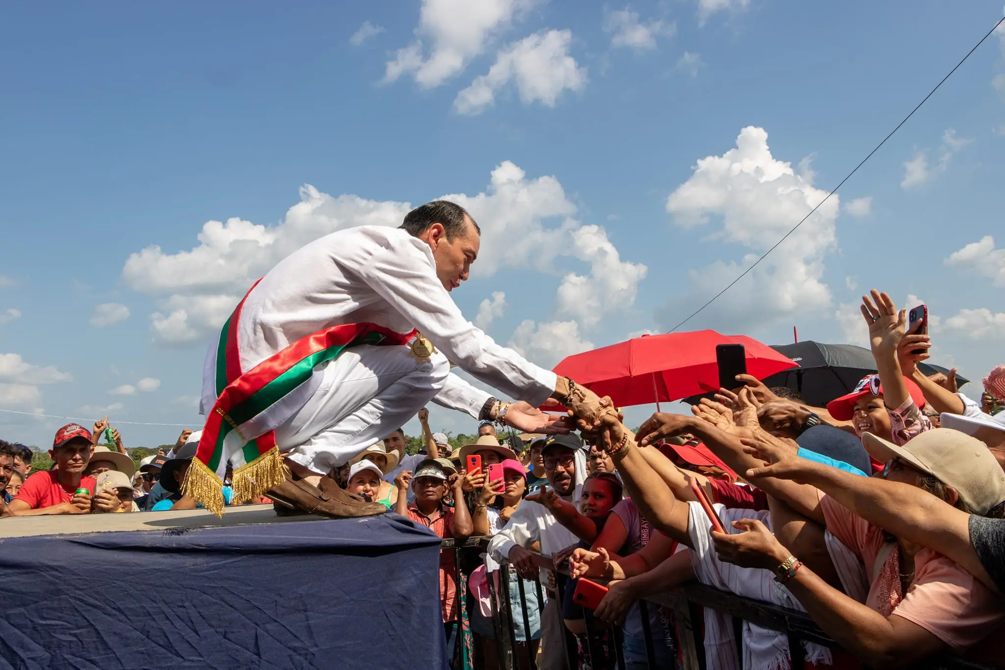 La gente acompañó a Juan Qüenza nuevo alcalde de Arauca a su posesión.