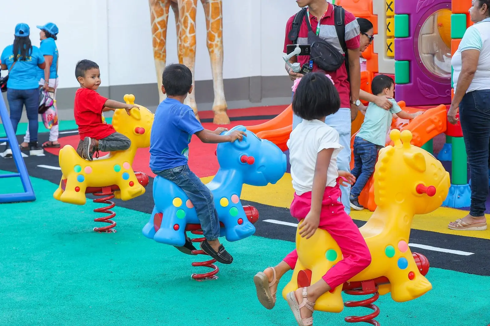 La Alcaldía de Arauca Inaugura el Parque La Jirafa en el Barrio Las Américas