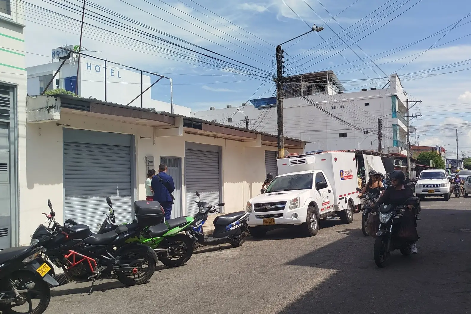 El fuerte olor alertó a los vecinos del sector; autoridades investigan las causas del fallecimiento. 