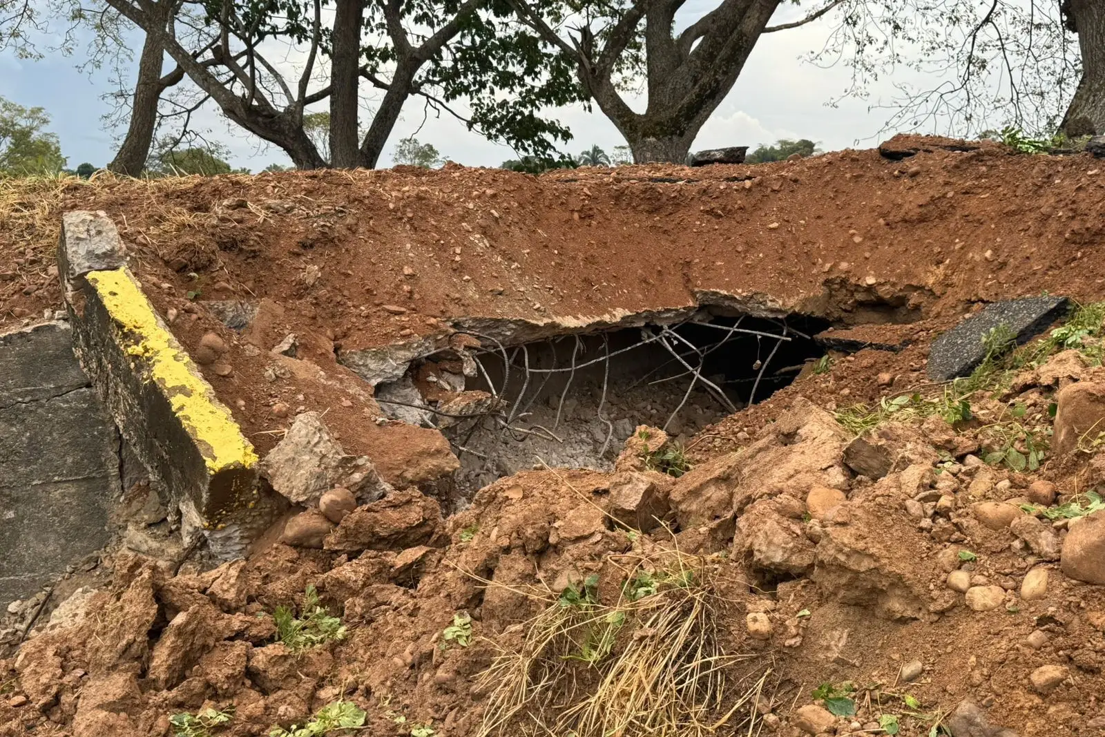 Los explosivos estaban ubicados cerca al centro poblado de Betoyes.