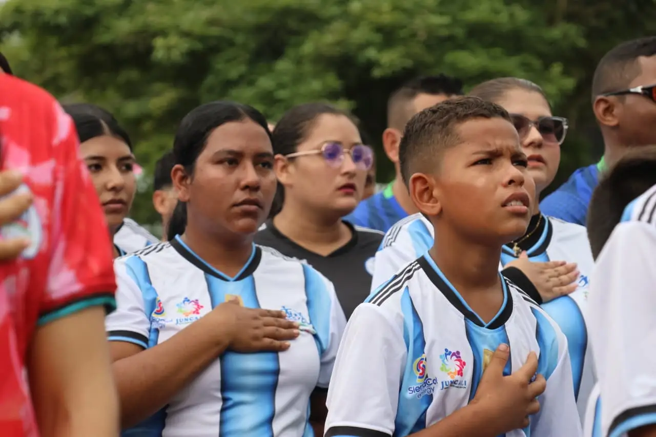 Durante la jornada inaugural, los equipos participaron en un desfile que marcó el comienzo del campeonato