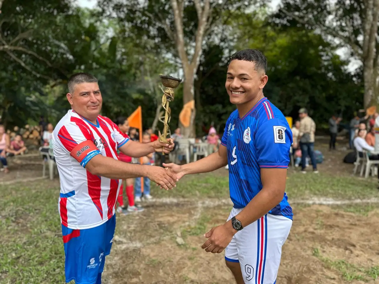 El campeonato congrega a niños, adolescentes, jóvenes, adultos y personas mayores alrededor del deporte.