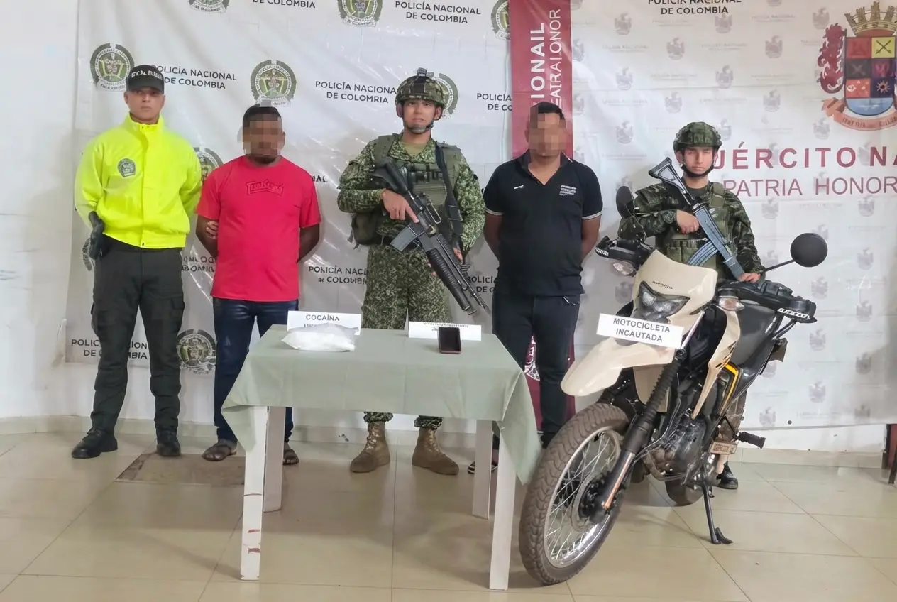 e incautaron un kilo de coca que tenían en su poder.