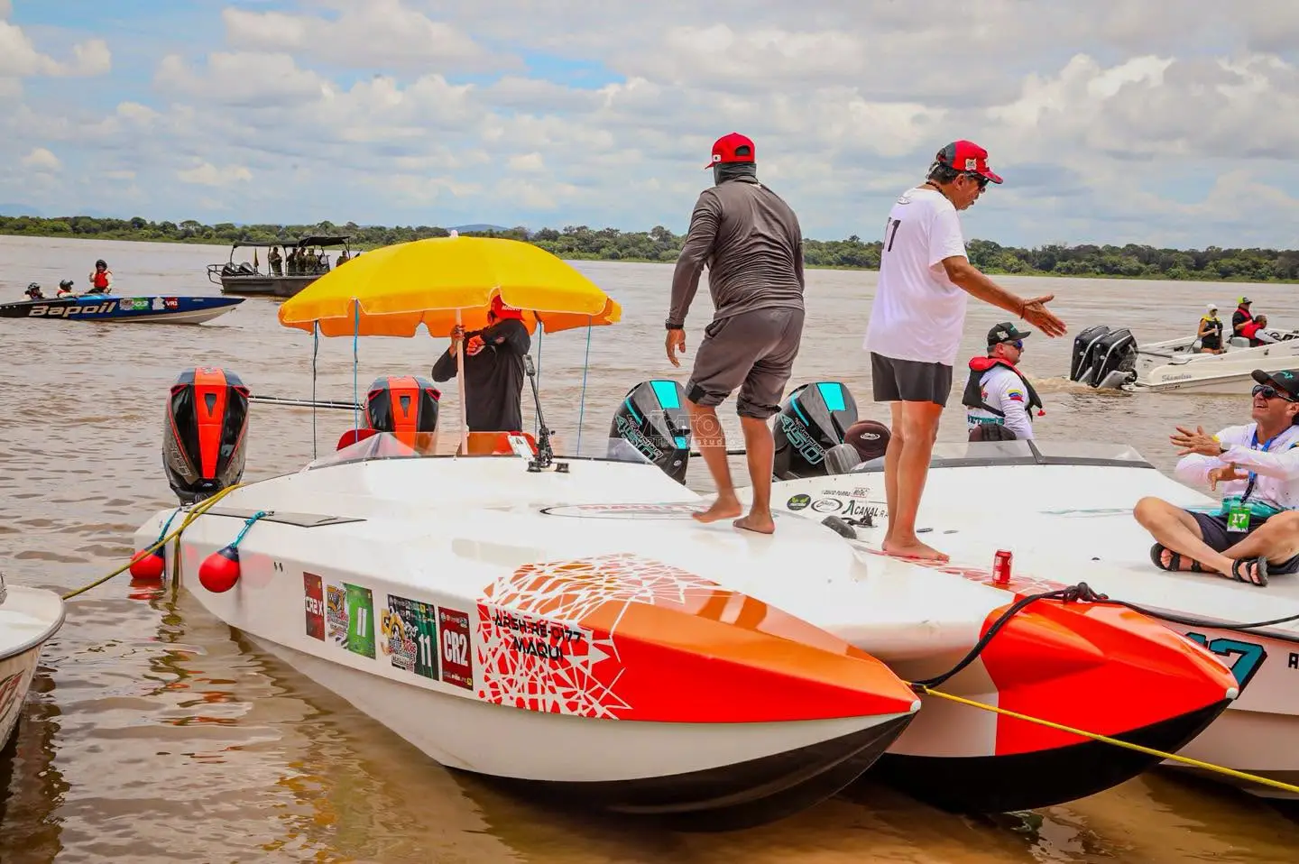 El río Orinoco se convirtió en escenario de una gran fiesta náutica con la llegada de las tripulaciones a Puerto Carreño.