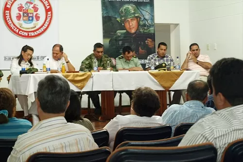 Las principales autoridades se reunieron con los comerciantes y comunidad en general para conocer la inquietudes que estas tienen sobre la seguridad en la región.