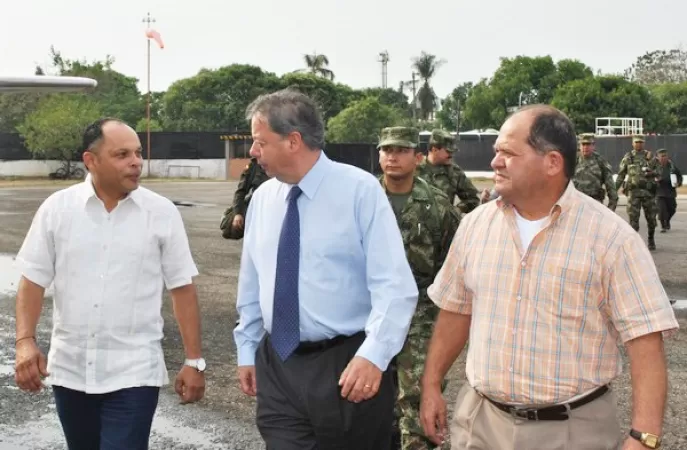 <p>Gabriel Silva se reuni&oacute; con el alcalde de Arauca William Reyes y el Gobernador Luis Eduardo Ataya.</p>