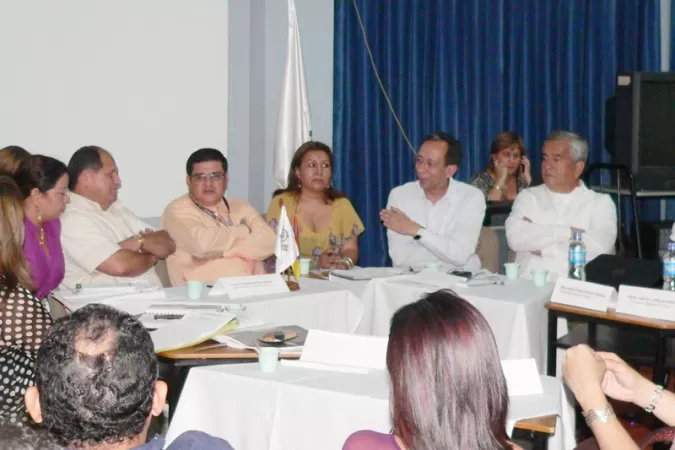 <p>Reuni&oacute;n realizada en el Sena en Arauca para tratar los temas que sufre la salud en el Departamento de Arauca.</p>