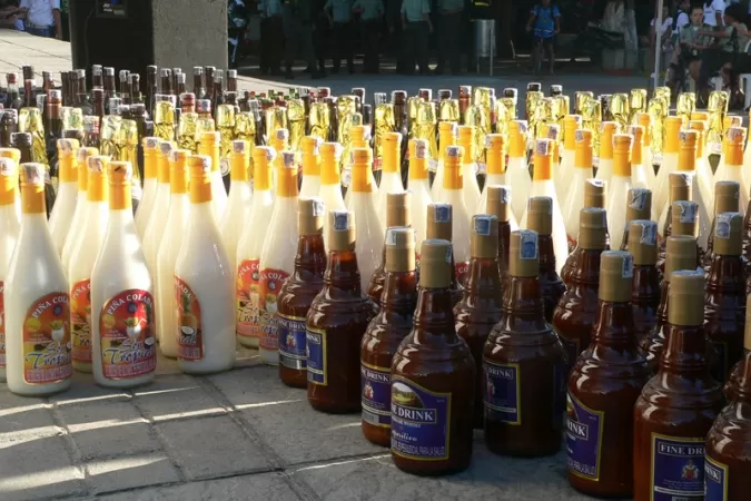 <p>Las botellas de licor presentan inconsistencias en sus empaques, tapas, l&iacute;quidos y sellamientos.</p>