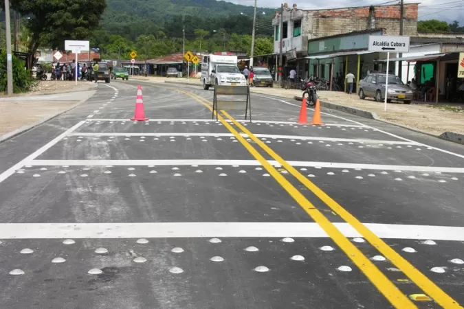 El primer kilometro de la ruta de la Soberanía que conectará a Arauca con los Santanderes fue entregado por los ingenieros militares en Cubará, Boyacá.