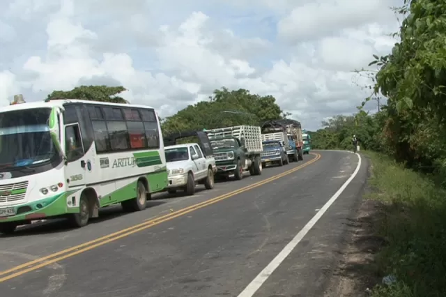 La vía de acceso a la ciudad de Arauca fue cerrada por los distintos gremios y sindicatos.