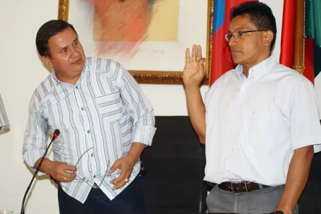 El diputado Ferney Tique toma posesión como segundo vicepresidente de la duma departamental.